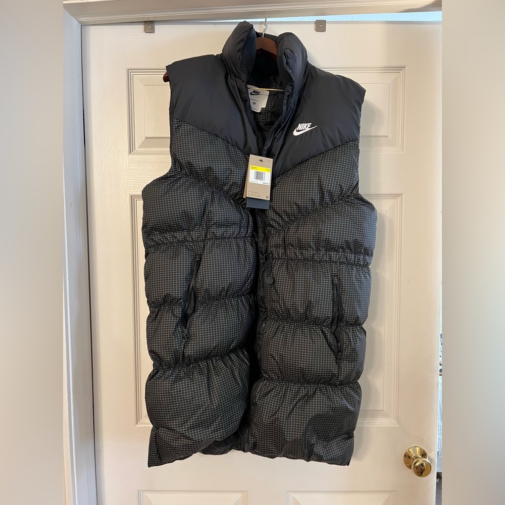 Black Nike Windrunner Long Vest Small- NWT